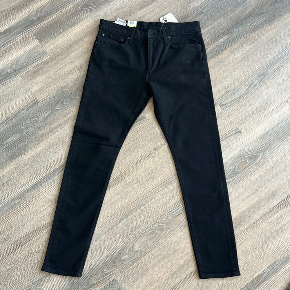 Black Levi’s Flex Skinny Taper